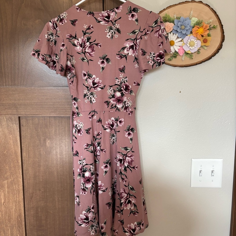iZ Byer Mauve Pink Purple Floral Wrap Dress Size XS - Picture 2 of 4